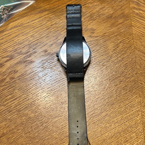 ✨ 3/$15 Unbranded Japanese Movement Battery Run Watch - Picture 2 of 2